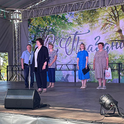 Сегодня гостей и участников областного фестиваля-ярмарки "Дорогами народных традиций" гостеприимно принимает г. Шарья.