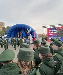 Митинг-концерт в честь награждения 331-го гвардейского парашютно-десантного Костромского полка Орденом Кутузова